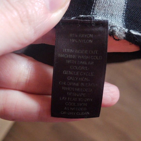 WHBM Striped sweater cardigan with pockets sz M - Picture 4 of 4